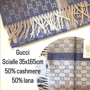 Gucci women scarf.
